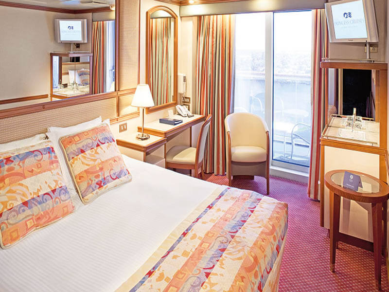 B1 Premium 2 Bed Oceanview stateroom with balcony