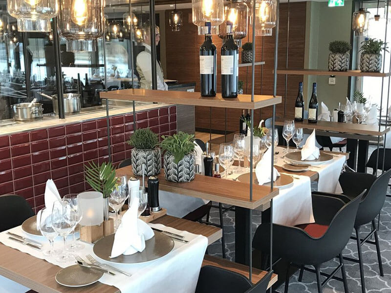 Restaurant 01