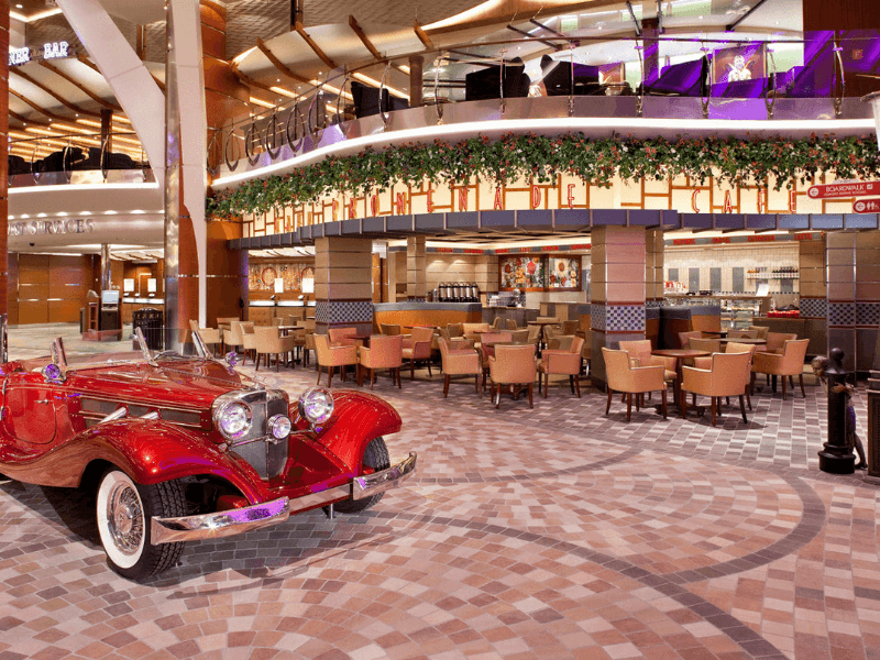 RCI_LegendotSeas_Cafepromenade