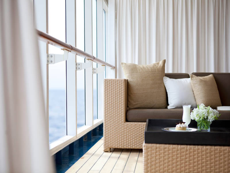 Pool Lounge