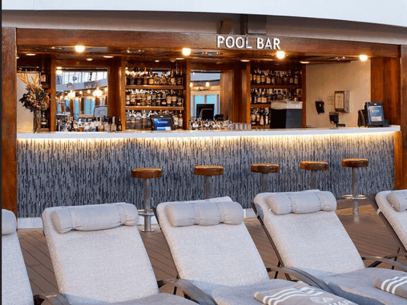 AZA_Quest_Poolbar